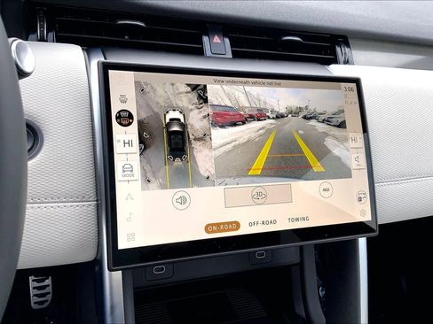 Used 2025 Land Rover Discovery Sport Dynamic SE image 28