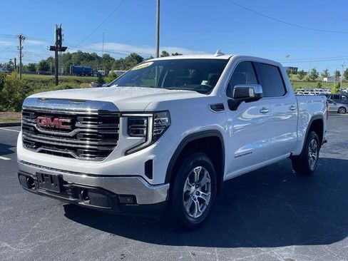 Used 2025 GMC Sierra 1500 SLT AWD/4WD image 3