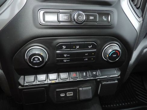 Used 2022 Chevrolet Silverado 1500 Custom image 25