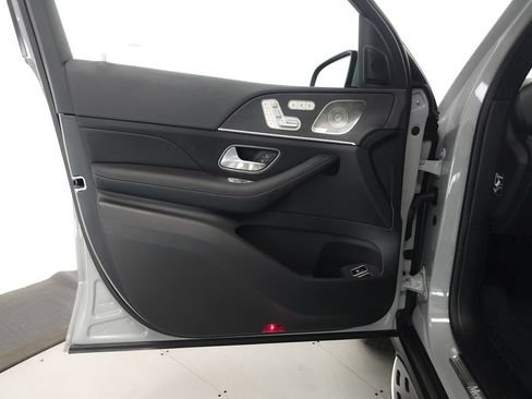 Used 2025 Mercedes-Benz GLE 450e 4MATIC image 5