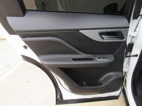 Used 2020 Jaguar F-PACE S image 19