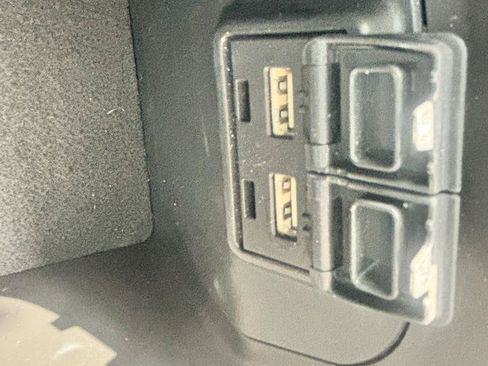 Used 2020 Toyota RAV4 XLE AWD/4WD image 49