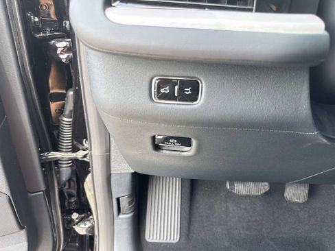 New 2026 Lincoln Navigator Premiere AWD/4WD image 34