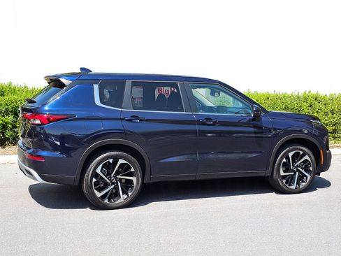 Used 2024 Mitsubishi Outlander SE Black Edition image 9