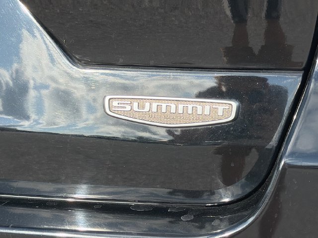 Used 2022 Jeep Grand Cherokee Summit AWD/4WD image 46