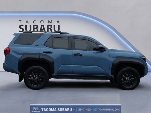 Used 2025 Toyota 4Runner SR5 AWD/4WD image 6