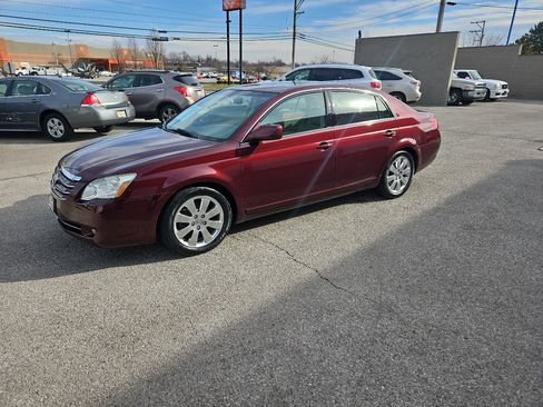 Used 2006 Toyota Avalon XLS image 2