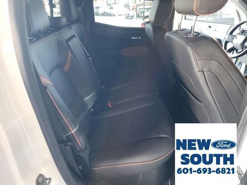 Used 2024 GMC Canyon AT4 w/ AT4 Premium Package image 33