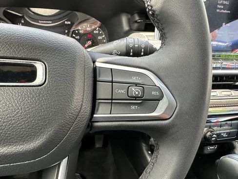 Used 2025 Jeep Compass Latitude w/ Altitude Special Edition AWD/4WD image 23