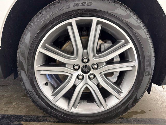 Used 2024 Ford Edge Titanium AWD/4WD image 12