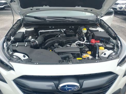 Used 2025 Subaru Outback Premium AWD/4WD image 32