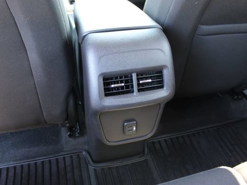 Certified 2024 Chevrolet Equinox LT FWD image 34