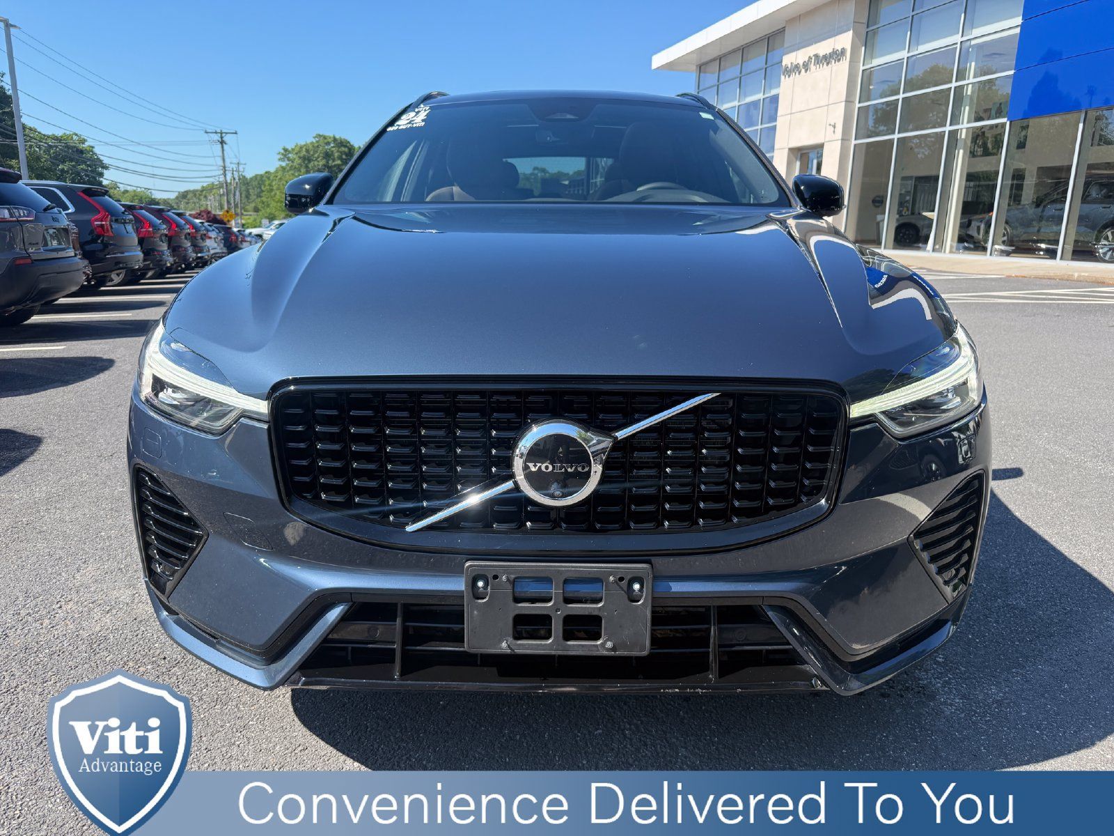 Used 2024 Volvo XC60 T8 Plus w/ Climate Package AWD/4WD image 3