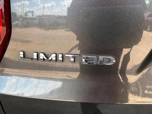 Used 2018 Ford Explorer Limited image 9