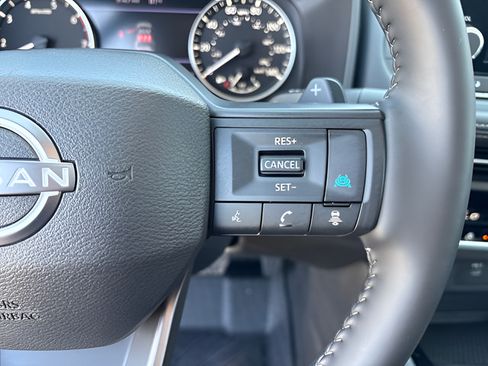 Used 2025 Nissan Rogue SV w/ SV Premium Package AWD/4WD image 34