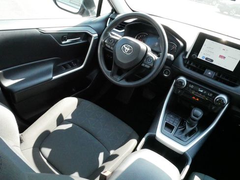 Certified 2025 Toyota RAV4 XLE AWD/4WD image 9