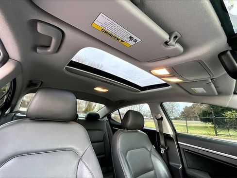 Used 2020 Hyundai Elantra Limited w/ Ultimate Package 03 image 22