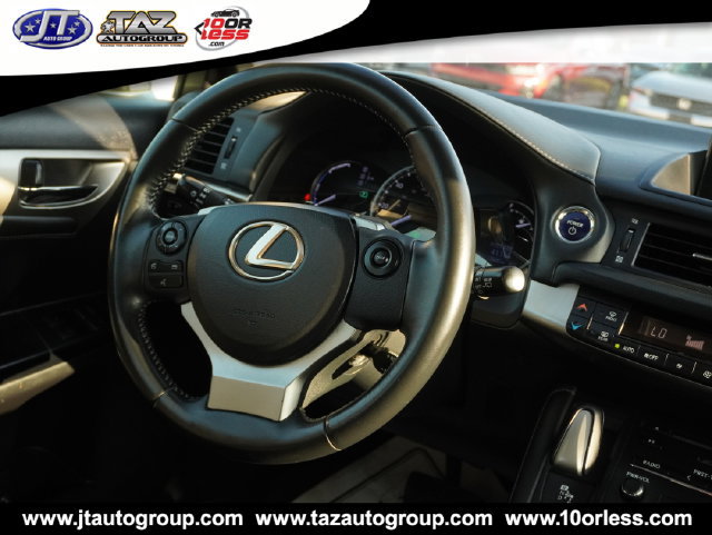 Used 2015 Lexus CT 200h w/ Navigation Package FWD image 25