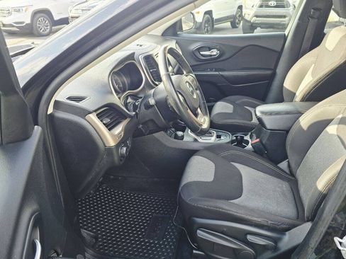 Used 2015 Jeep Cherokee Sport w/ Cold Weather Group AWD/4WD image 10