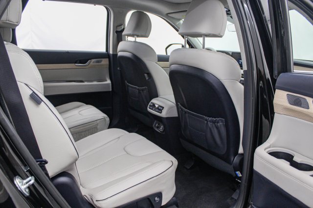 Used 2024 Hyundai Palisade Limited AWD/4WD image 15