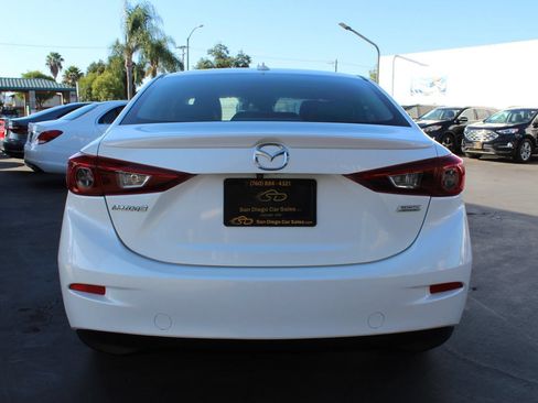 Used 2014 MAZDA MAZDA3 s Grand Touring w/ Technology Package FWD image 4