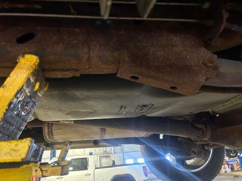 Used 2013 Chevrolet Avalanche LTZ image 26