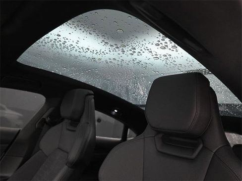 Used 2022 Audi e-tron GT Premium Plus image 27