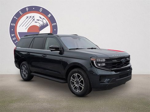 New 2025 Ford Expedition Active image 2