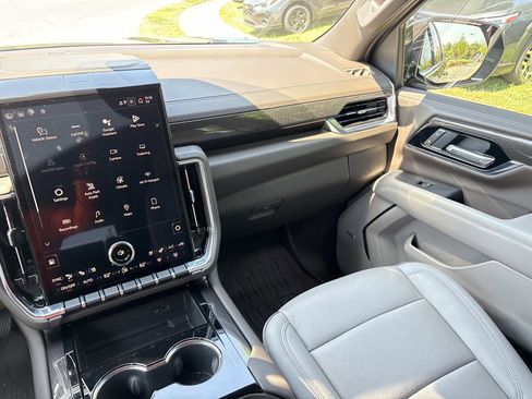 Used 2025 GMC Yukon XL Elevation w/ Technology Package AWD/4WD image 29