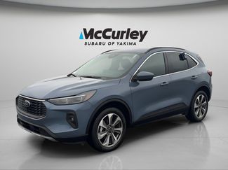 Used 2025 Ford Escape Platinum video 1