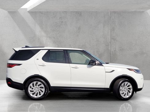 Used 2024 Land Rover Discovery S AWD/4WD image 4
