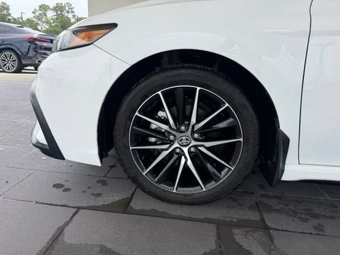 Used 2024 Toyota Camry SE FWD image 10