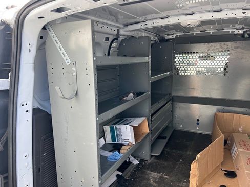 Used 2018 Ford Transit Connect XLT image 5