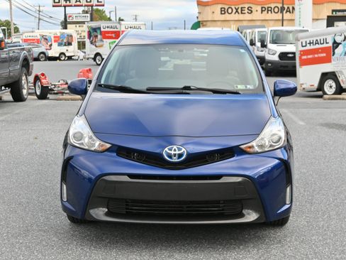 Used 2017 Toyota Prius V Three image 5