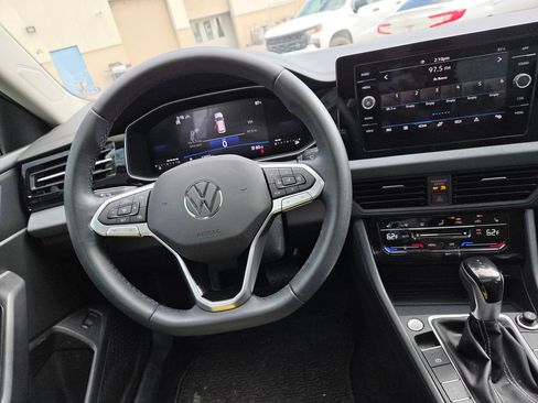 Used 2026 Volkswagen Jetta SE w/ Black Wheel Package FWD image 16