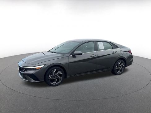 Used 2025 Hyundai Elantra SEL image 8