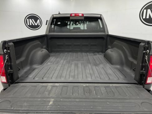 Used 2020 RAM 1500 Classic SLT w/ Luxury Group RWD image 25