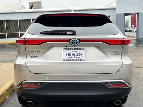 Used 2021 Toyota Venza XLE w/ Softex Package image 9