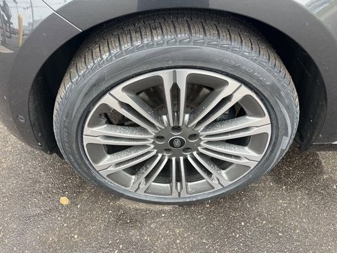 Certified 2023 Land Rover Range Rover SE image 7