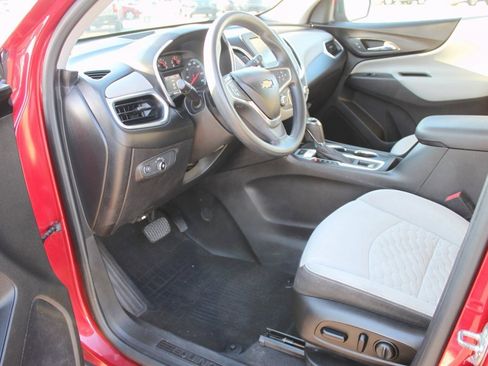 Used 2018 Chevrolet Equinox LT image 11