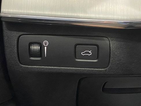 Used 2021 Volvo XC90 T5 Momentum w/ Climate Package image 15