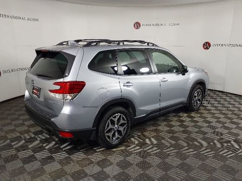 Used 2023 Subaru Forester Premium AWD/4WD image 5