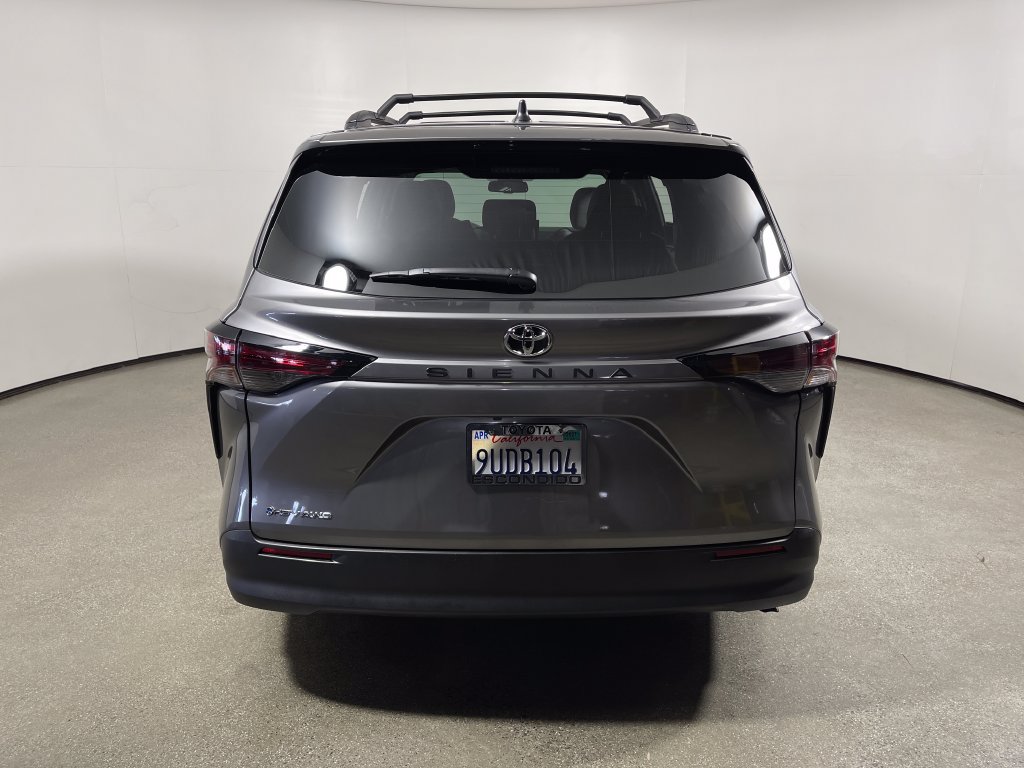Certified 2026 Toyota Sienna LE AWD/4WD image 4