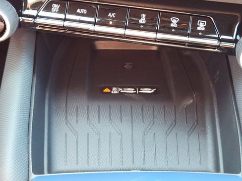 New 2026 Chevrolet Equinox EV LT image 14