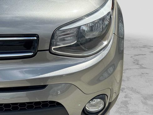 Used 2018 Kia Soul + FWD image 10