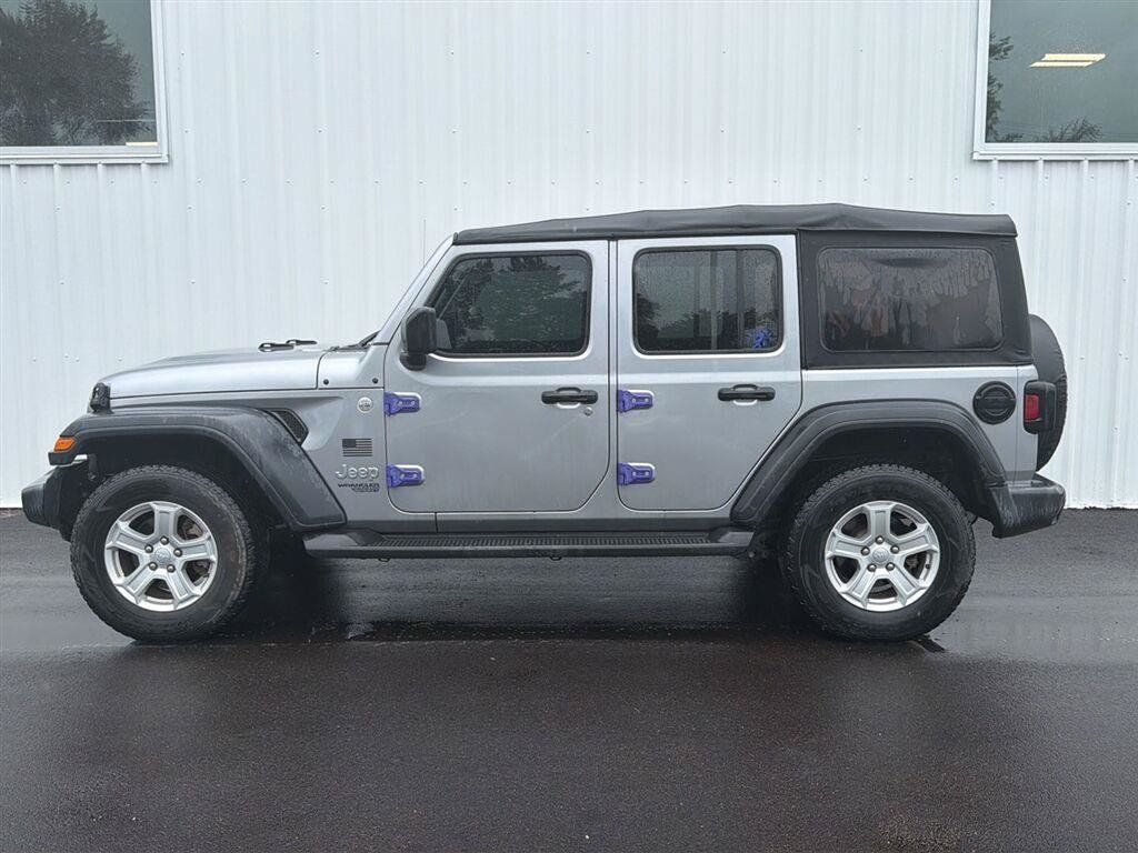 Used 2018 Jeep Wrangler Unlimited Sport S AWD/4WD image 3
