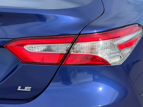 Used 2018 Toyota Camry LE image 29