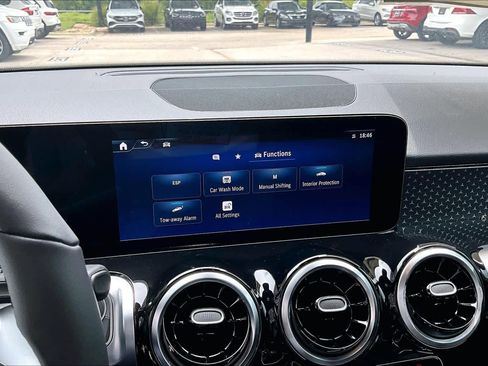 New 2026 Mercedes-Benz GLB 250 image 14