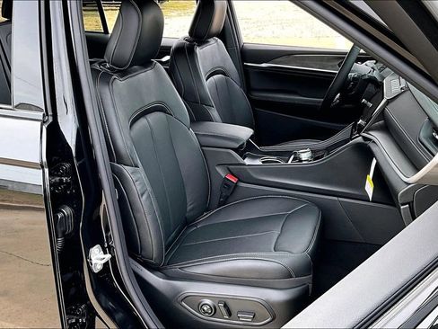 New 2026 Jeep Grand Cherokee Limited AWD/4WD image 11