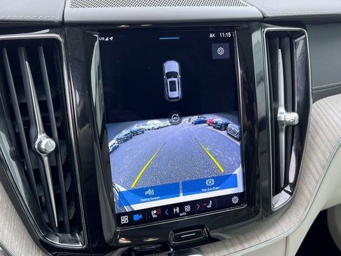 Certified 2022 Volvo XC60 B5 Inscription w/ Advanced Package image 30